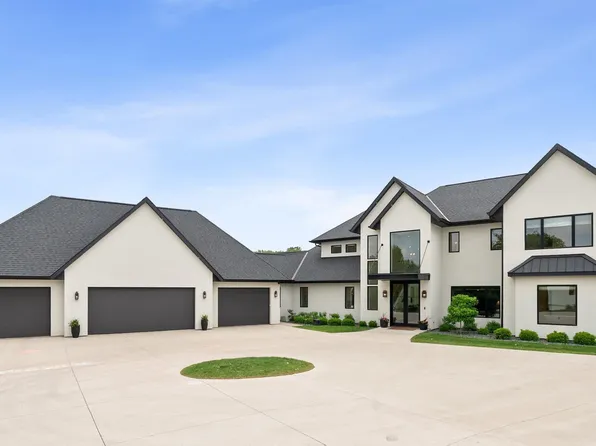 1617 S Scarlet Oak Pl, Sioux Falls, SD 57110