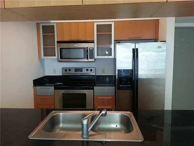N Bayshore Dr — Photo 1