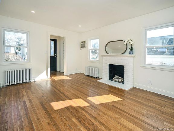 3rd image of 47 Edgewood Road