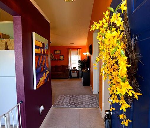 3rd image of 102 E Flat Rock Dr