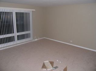 1252 N Wheeling Rd, Mount Prospect, IL 60056