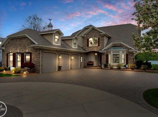7827 S River Rd, Marine City, MI 48039