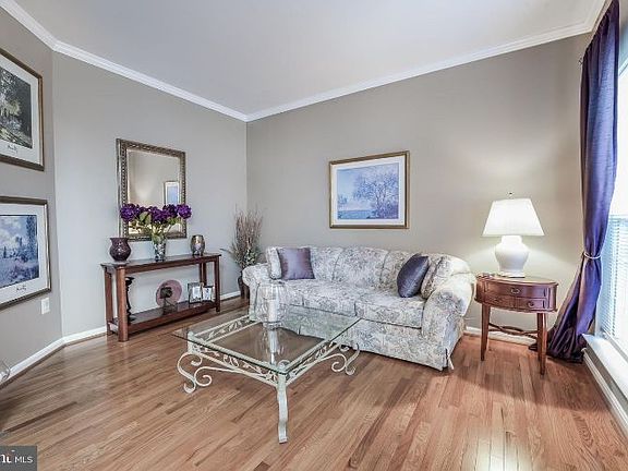 4th image of 8245 Tenbrook Dr