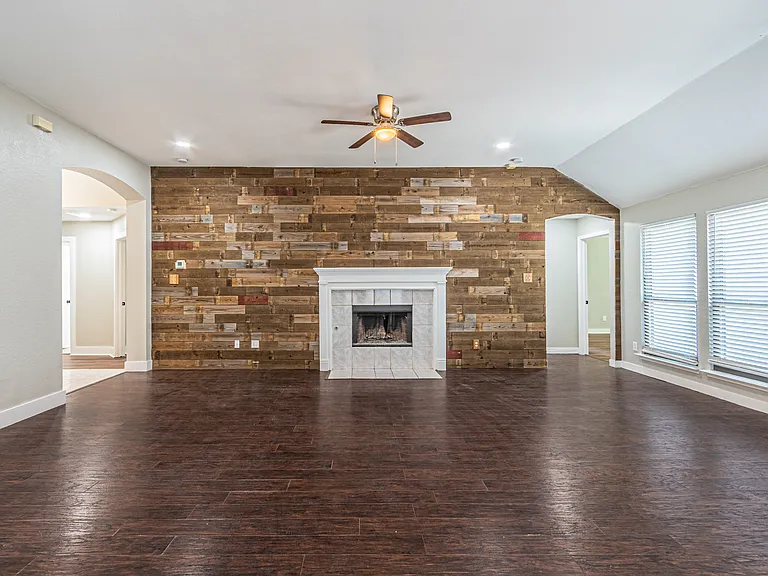 7624 Vista Creek Ln — Photo 4