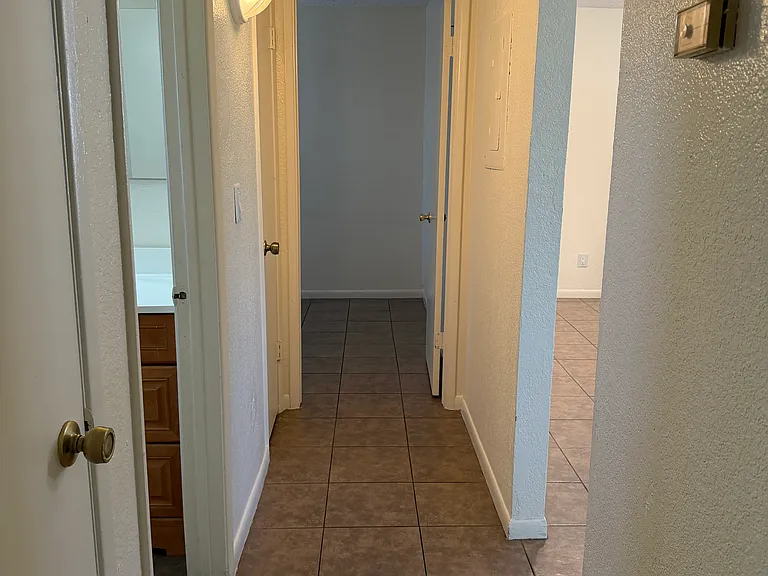 1420 E Brown St #A — Photo 7