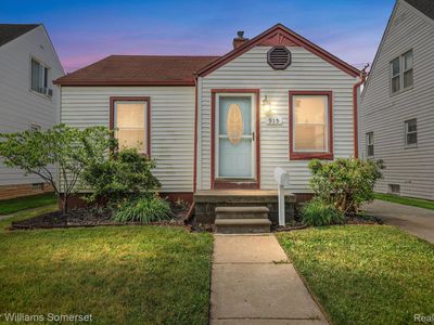 915 White Ave, Lincoln Park, MI, 48146