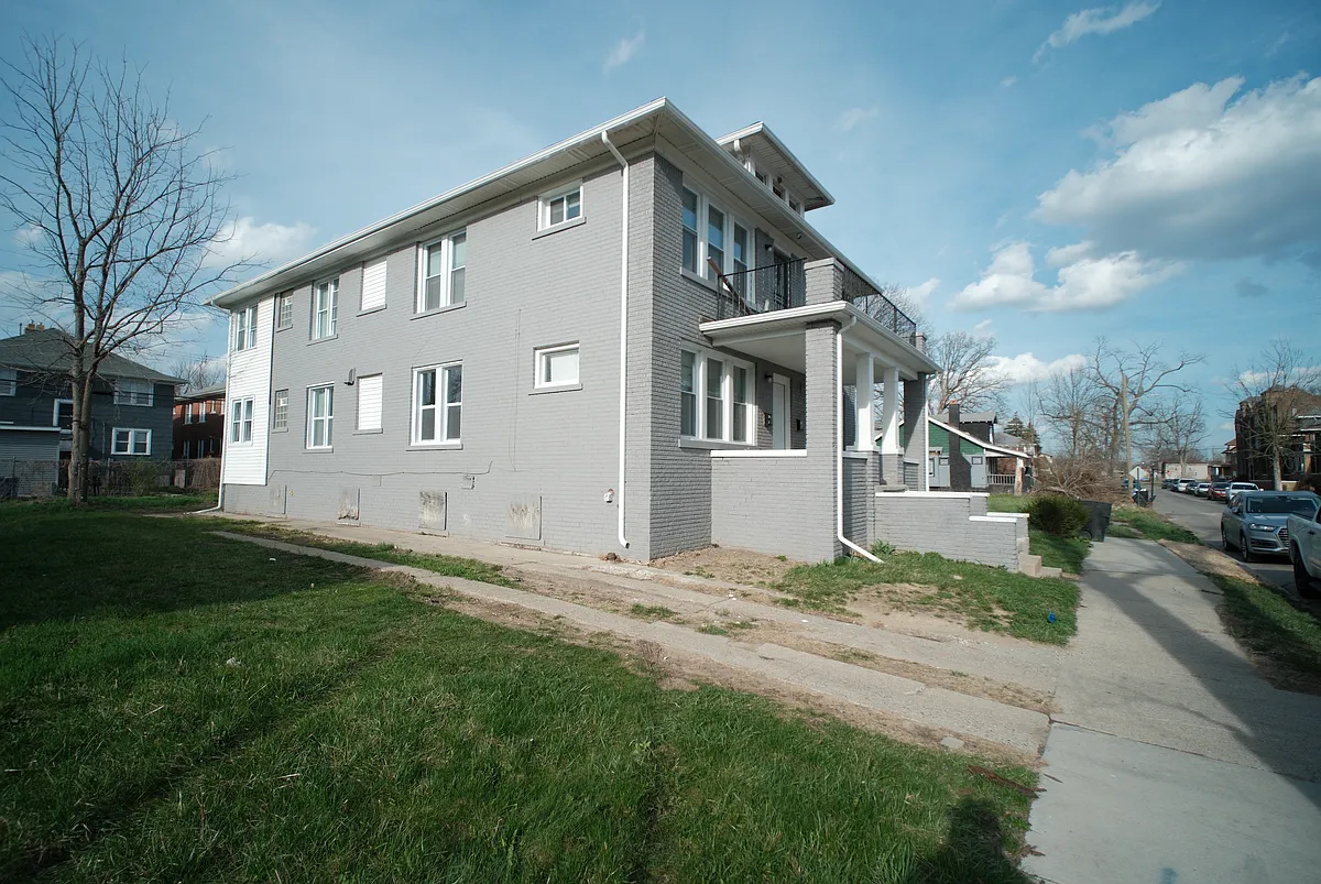 Building Photo - 476 W Savannah St #4