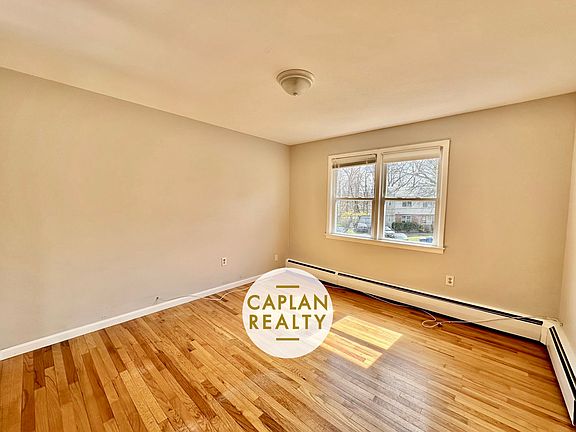 3rd image of 95 Oak Ridge Dr #8