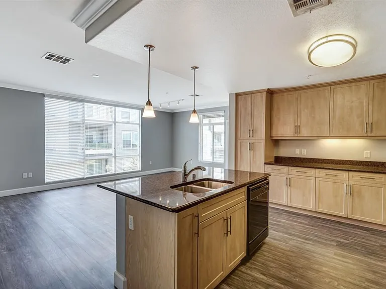 Stadium House Apartments — Photo 69