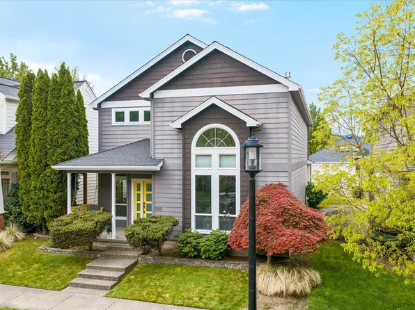 1019 Rustler Peak St, Central Pt, OR 97502