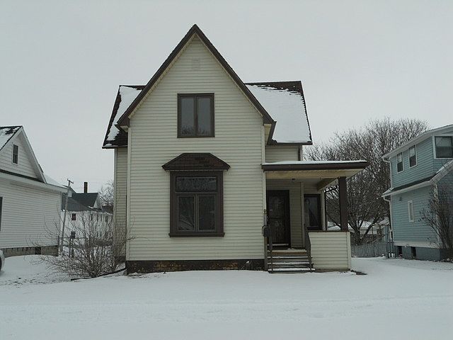 1st image of 327 E Orleans St