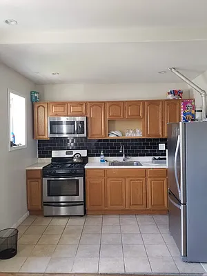 Rented by Confidential Realty | media 8