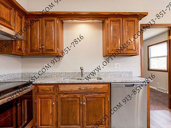 4th image of 8705 Hadley St