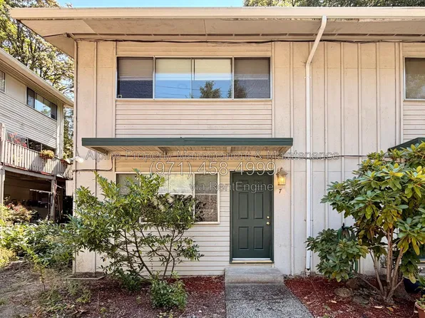 7030 SW Canyon Crest Dr #7, Portland, OR 97225