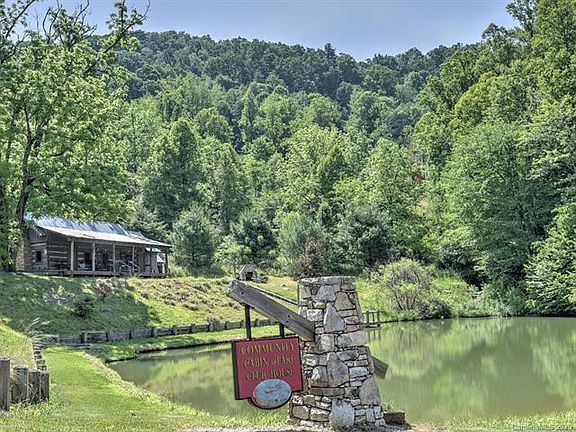 5th image of 999 Creekwood Ct #4