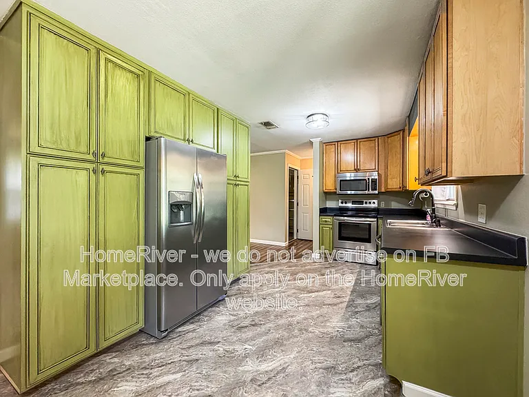 1229 W Ten Mile Rd — Photo 3