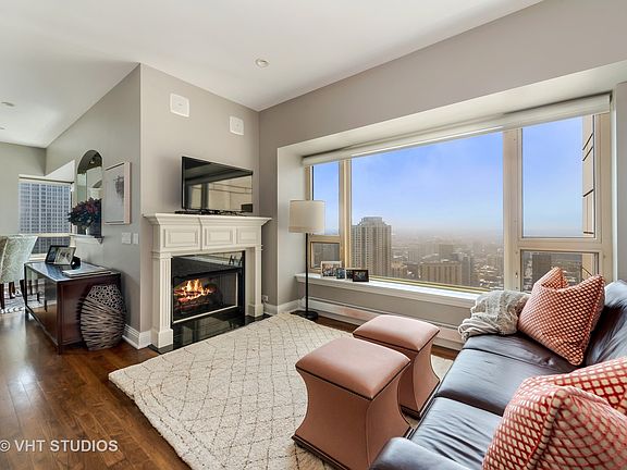 5th image of 800 N Michigan Ave APT 4202