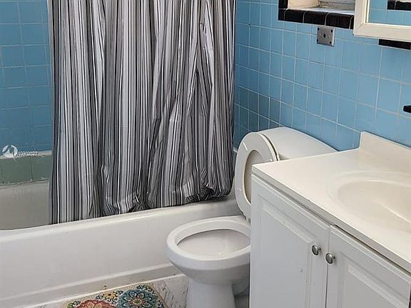 5th image of 2915 NE 214th St #1