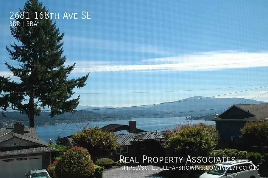Beautiful Bellevue Home w/ View — Photo 2