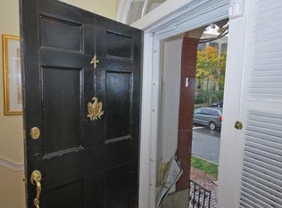 4 Chestnut St, Salem, MA 01970