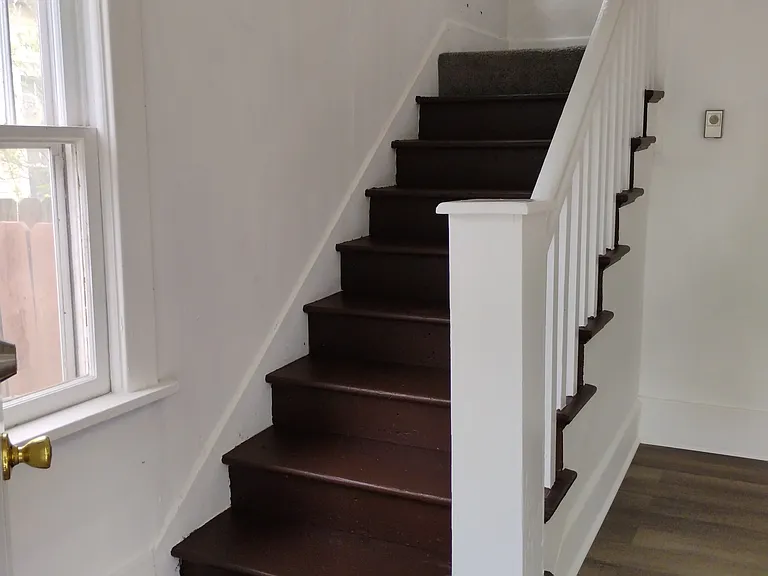 501 N Grand Ave — Photo 2