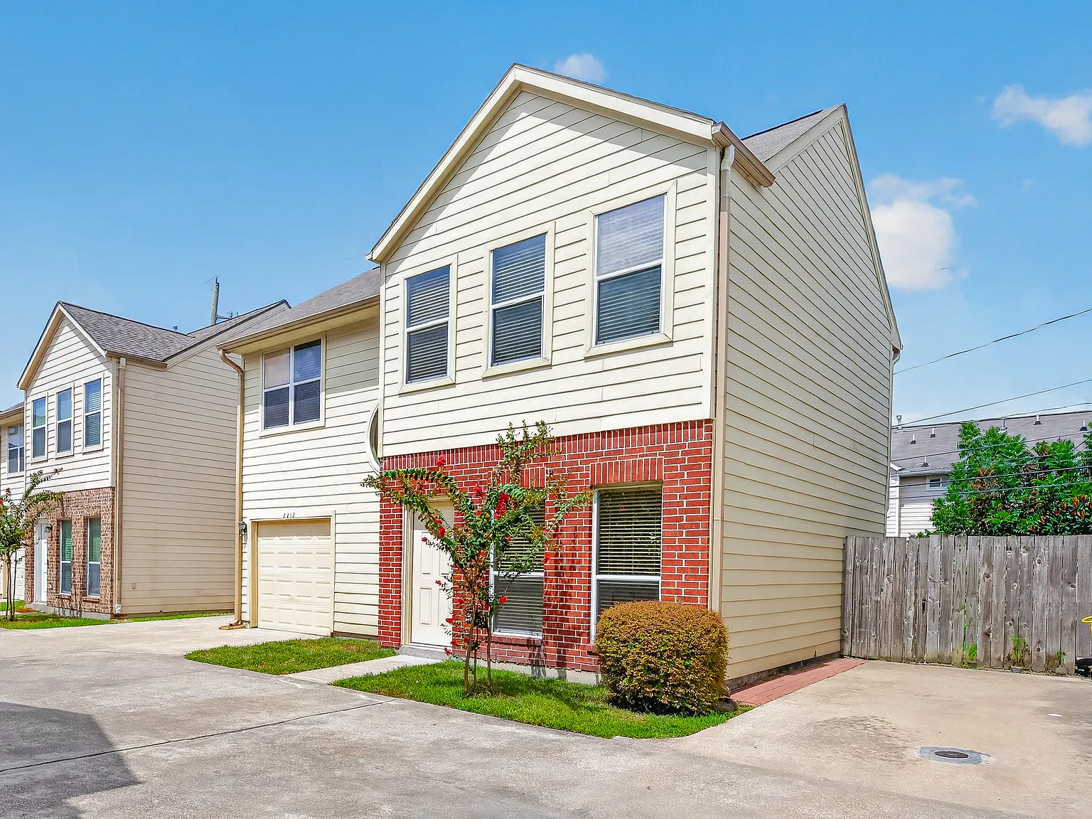 3 bed, 1328 sqft, $2,600 — Photo 4