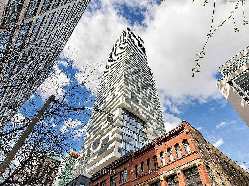25 Richmond St E #2112