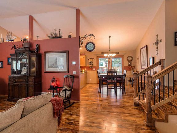 2nd image of 704 S Osprey Dr