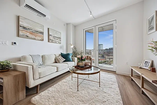 Living room, photo 2