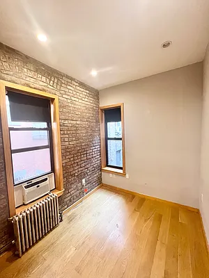 Rented by Camelot Realty Group | media 17