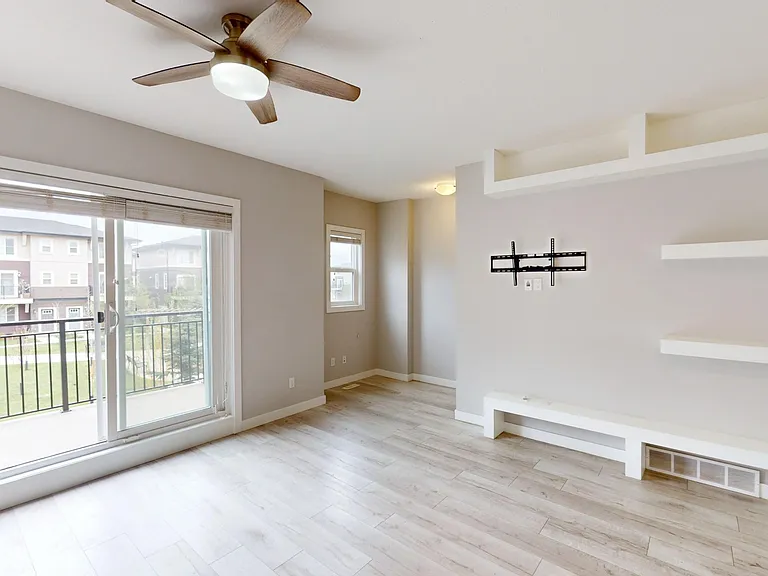 410 Cornerstone Mnr NE — Photo 2