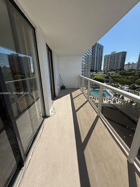 Flamenco Condo Tower I — Photo 3