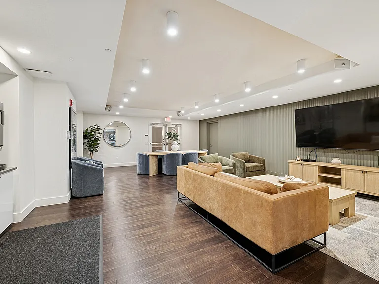 ReNew Oak Park — Photo 44
