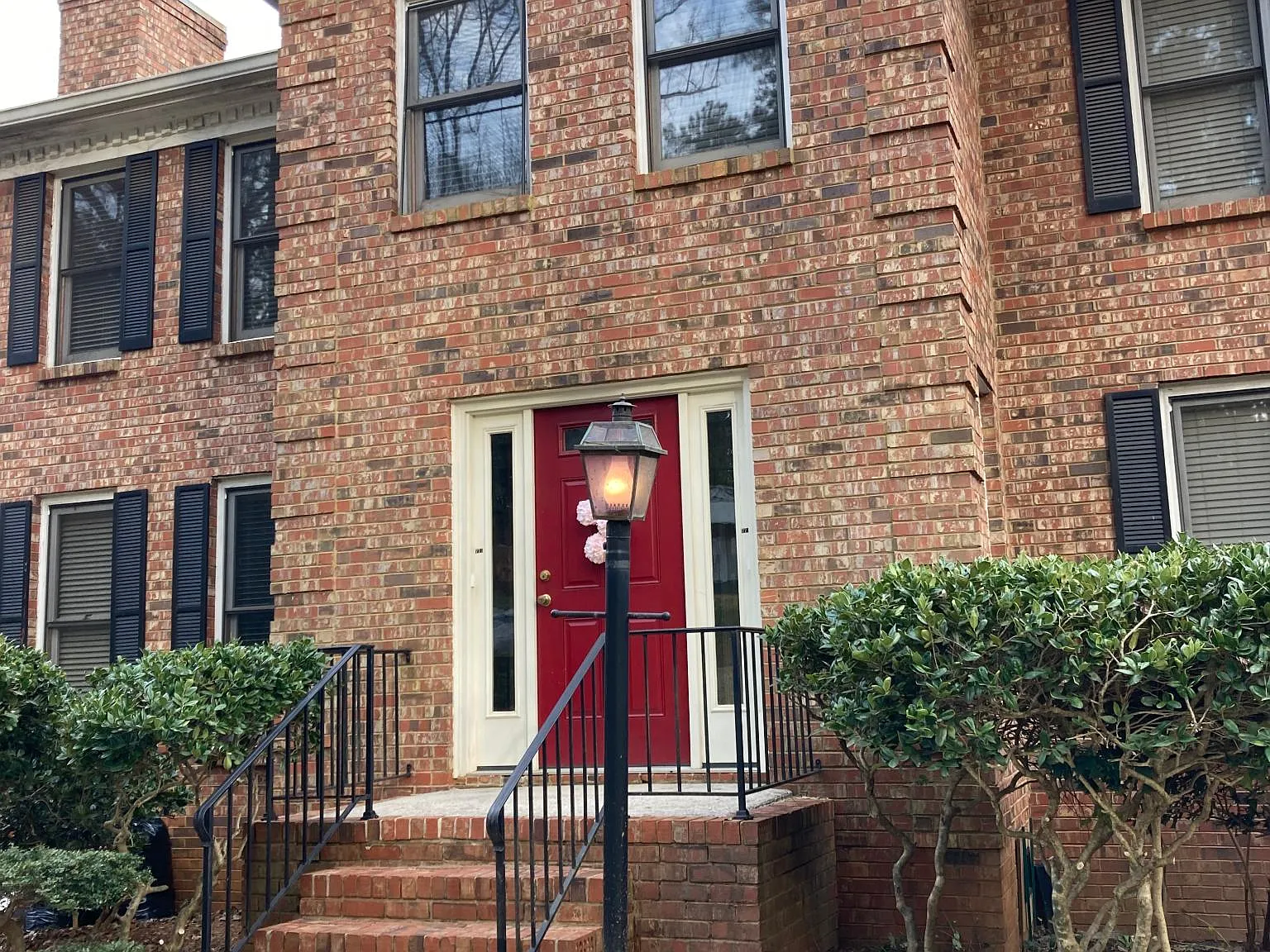 2 bed, 2.5 bath, 1850 sqft, $2,550 — Photo 1