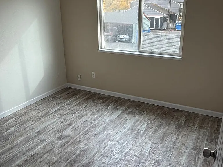 Glenview West Apartments — Photo 24