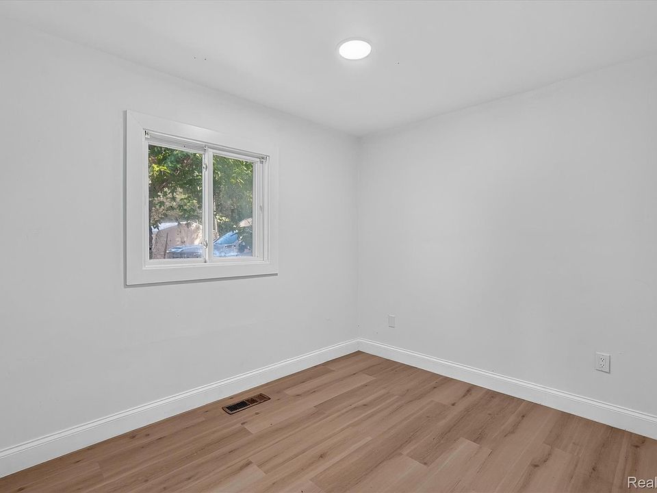 3515 Lakeview Dr, photo 27