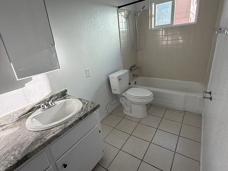 849 Cherry Ave #B — Photo 9