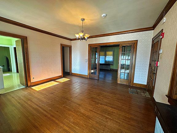 5th image of 306 S Vermillion St
