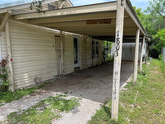 4th image of 1803 S Pecan St