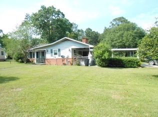 200 W Camellia Ave, Geneva, AL 36340