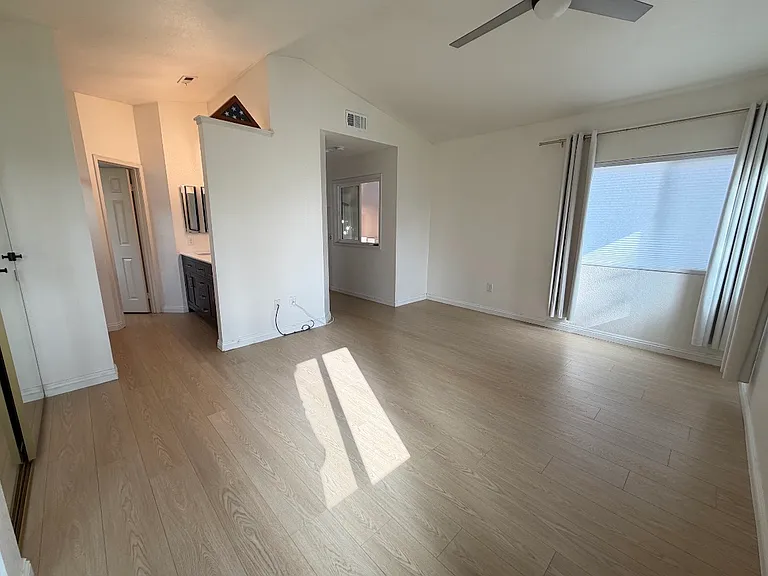 16139 Firestone Ln — Photo 13