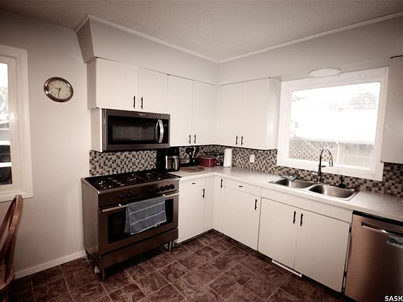 3rd image of 851 2nd STREET E