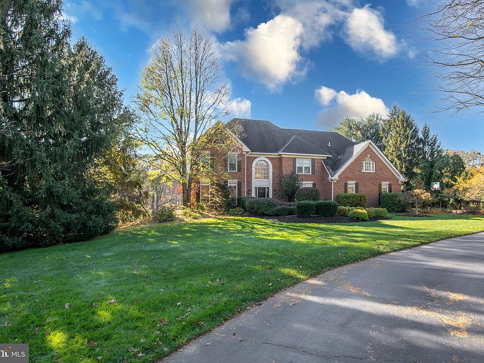 1st image of 107 Whisper Wood Ct