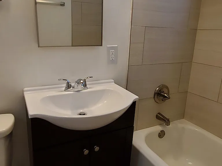 apt 9 bathroom