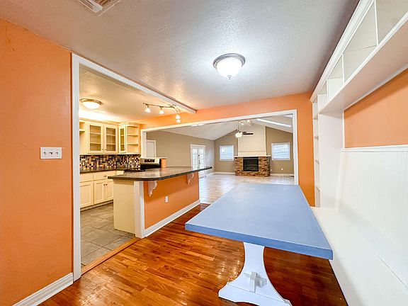 5th image of 2614 32nd St