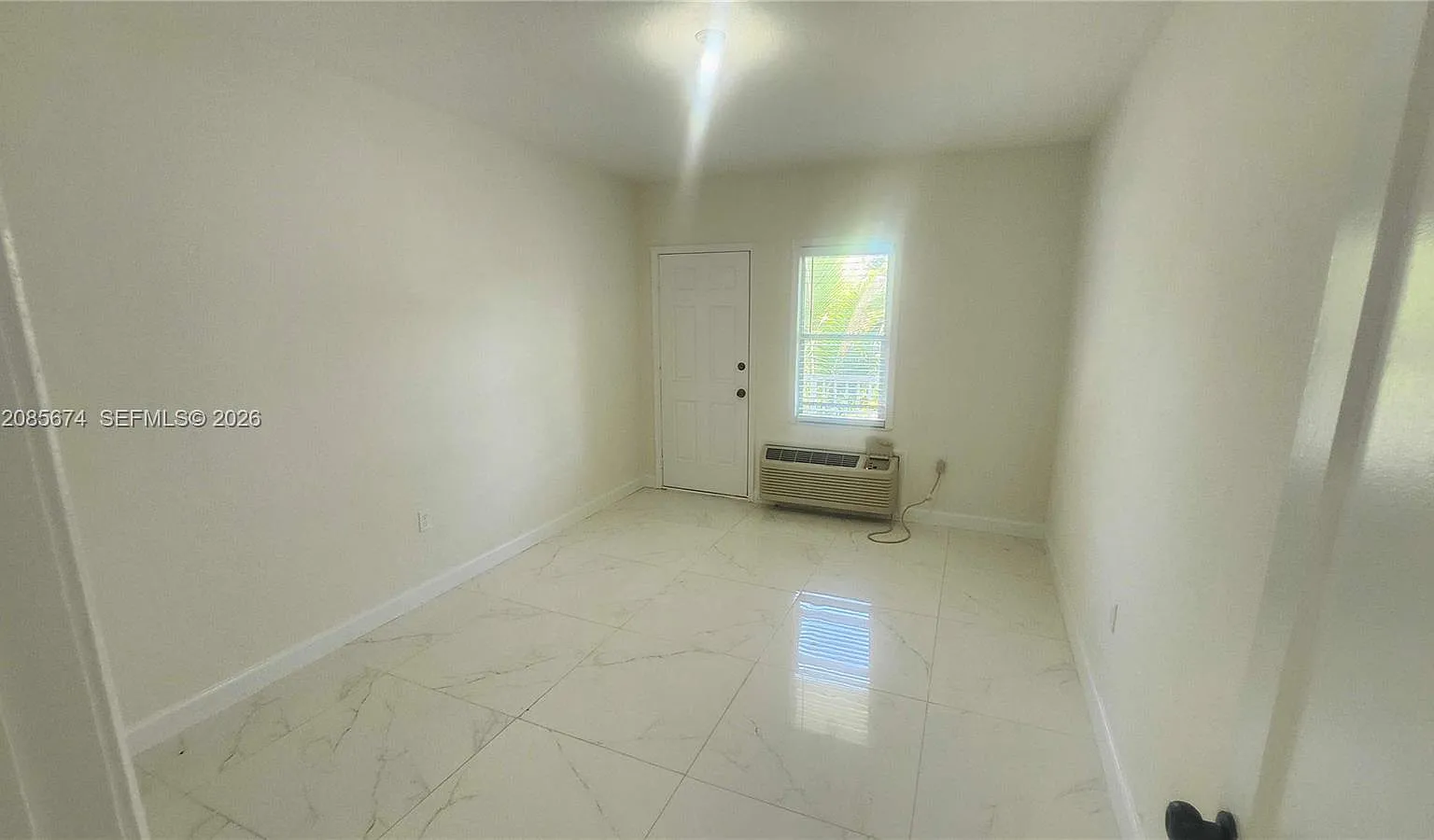 Biscayne Bch Sub — Photo 3