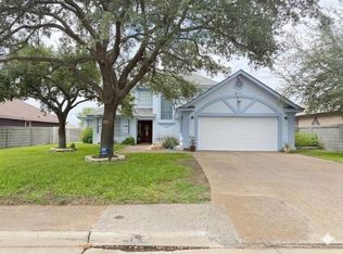 1524 Summit Dr, Laredo, TX 78045