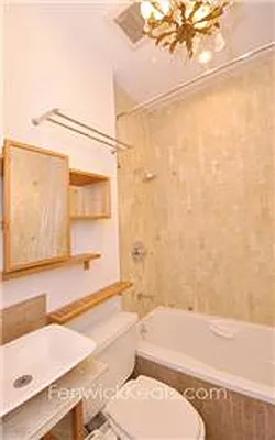 Sold by Fenwick Keats Real Estate | media 14