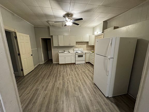 3rd image of 914 8th Ave S #11471441