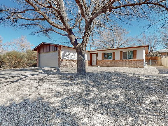 2nd image of 1820 Nakomis Ct NE